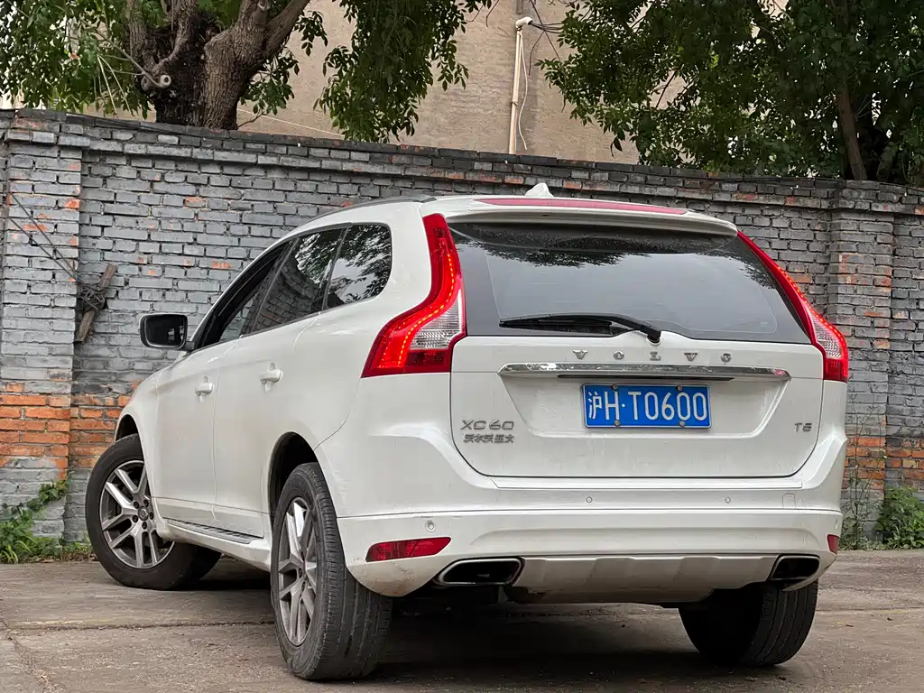 Volvo XC60 2016 — фото 9