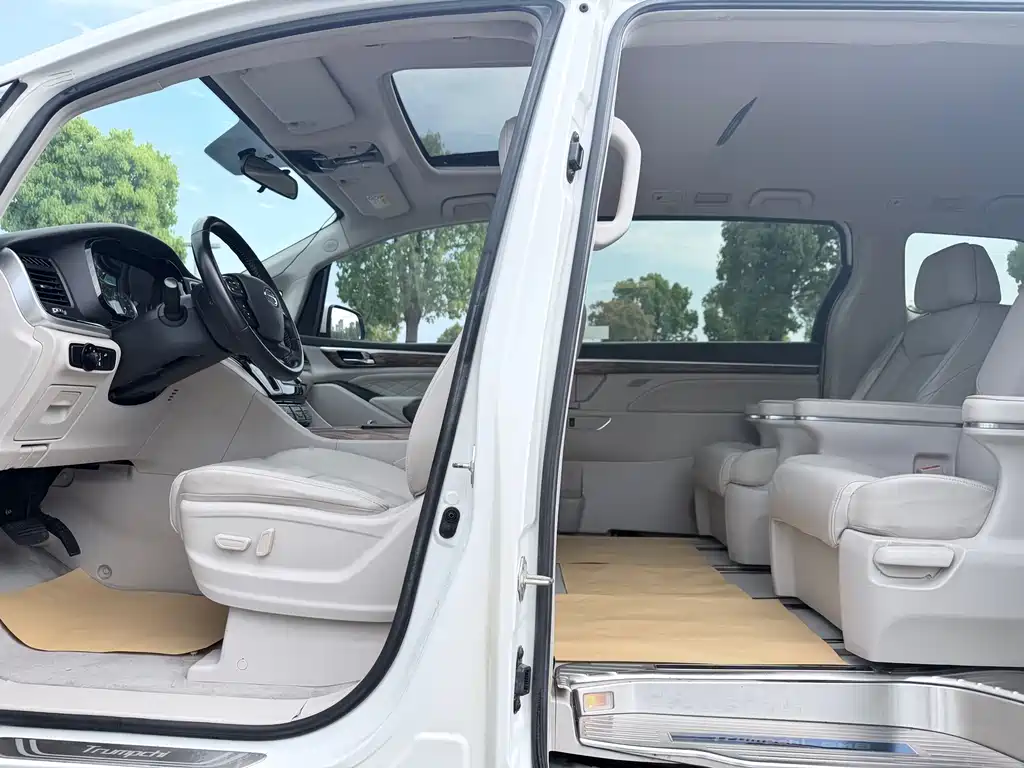 GAC Motor Trumpchi M8 2018 — фото 4