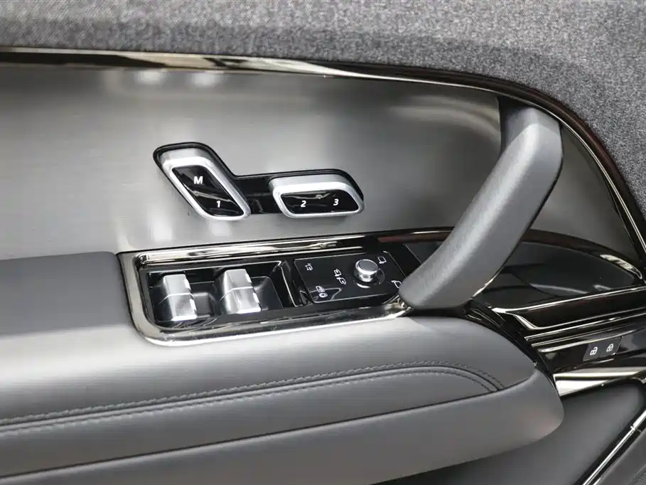 Land Rover Sport 2024 — фото 12