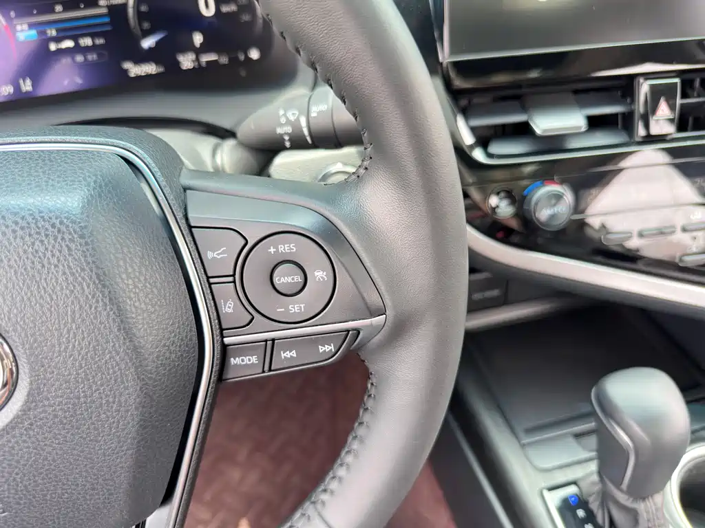 Toyota Camry 2021 — фото 17