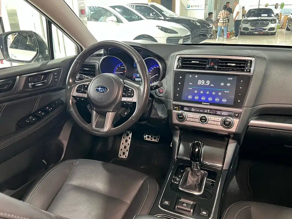 Subaru Outback 2017 — фото 25