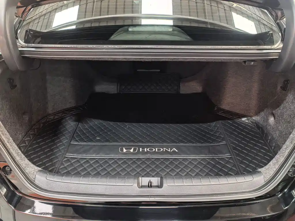 Honda Accord 2020 — фото 17