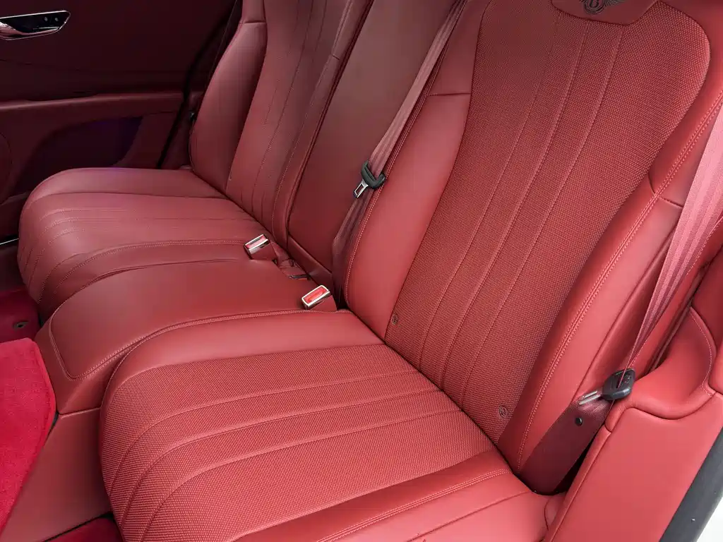 Bentley Flying Spur 2023 — фото 28