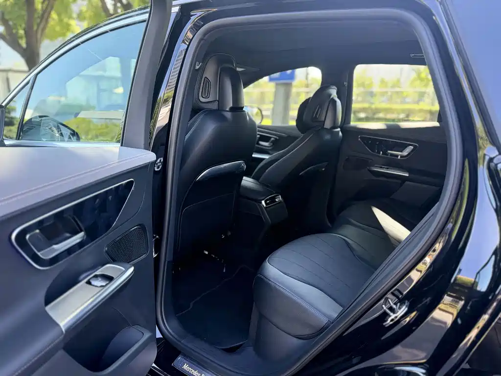Mercedes-Benz EQE SUV 2025 — фото 15