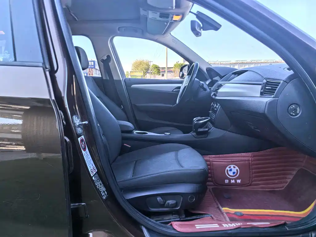BMW X1 2013 — фото 15
