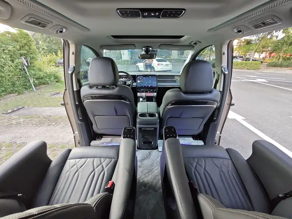 GAC Motor Trumpchi M8 2025 — фото 16