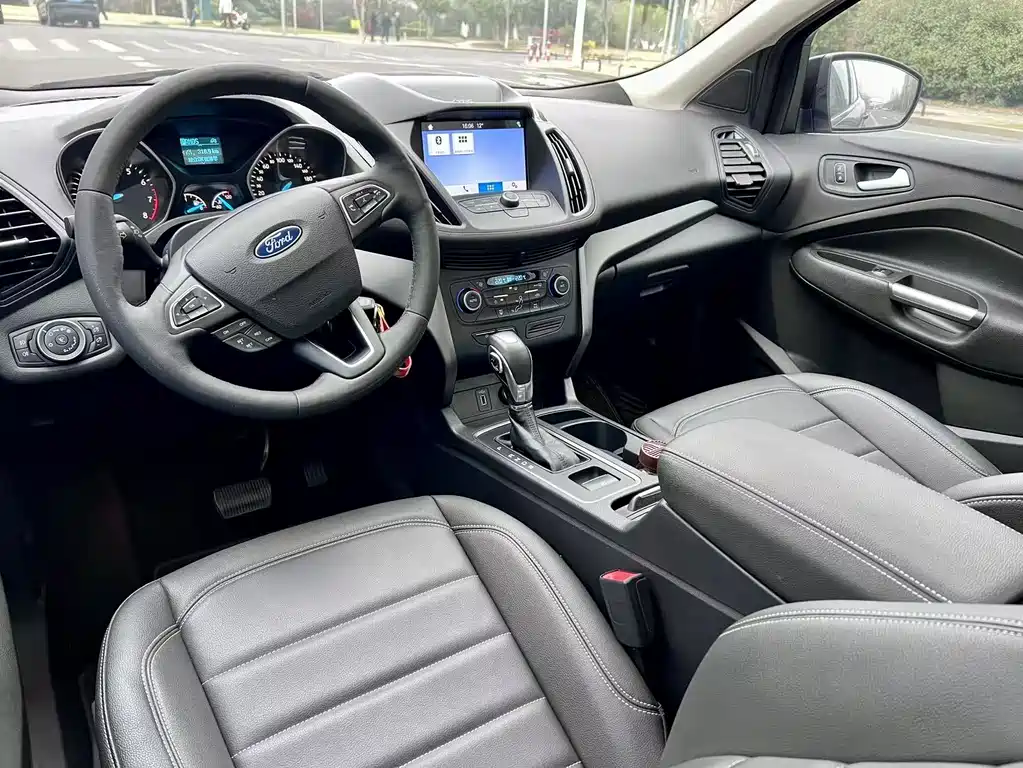 Ford Kuga 2020 — фото 10