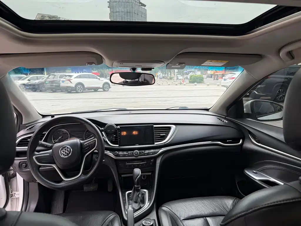Buick Excelle 2015 — фото 6