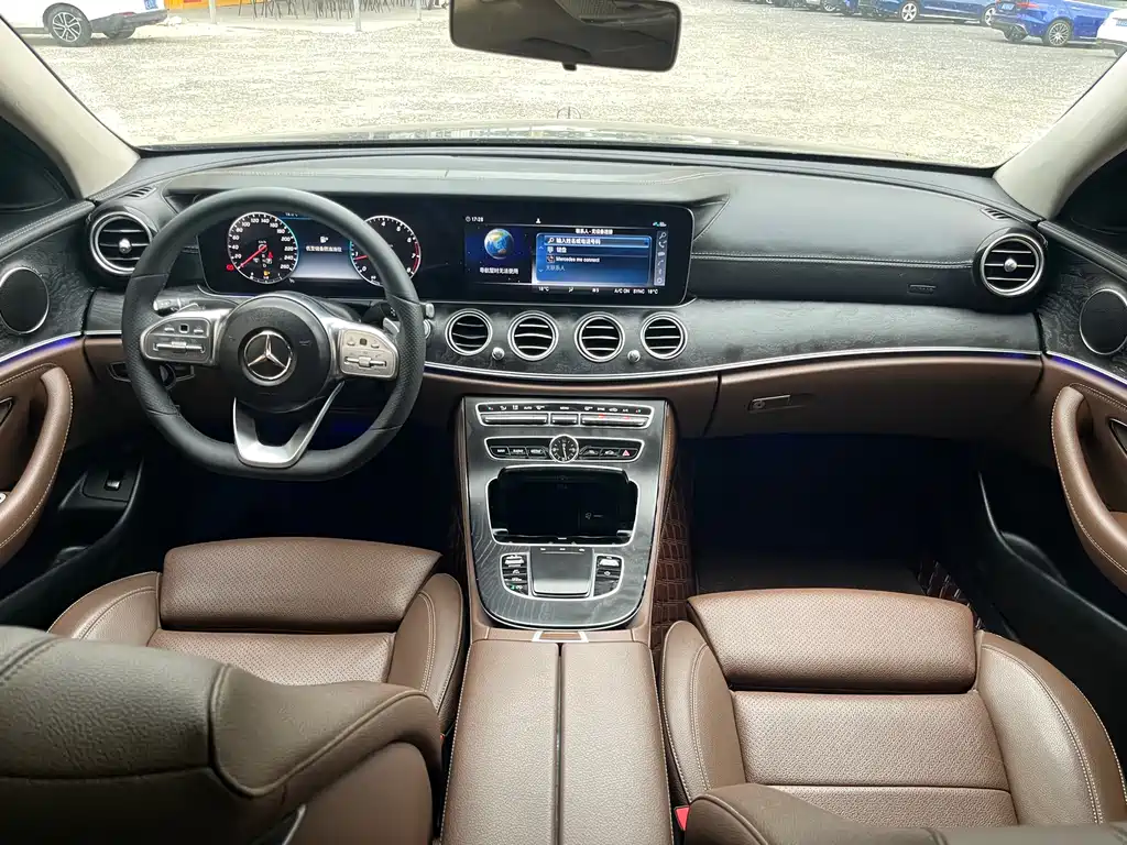 Mercedes-Benz E-Class 2019 — фото 11