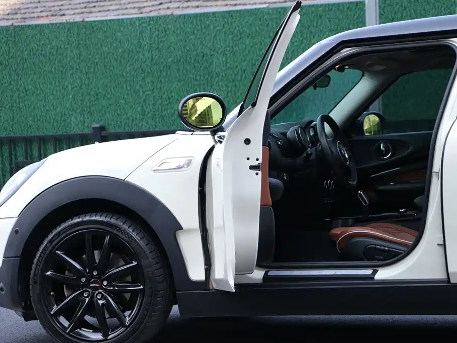 MINI Clubman 2020 — фото 27