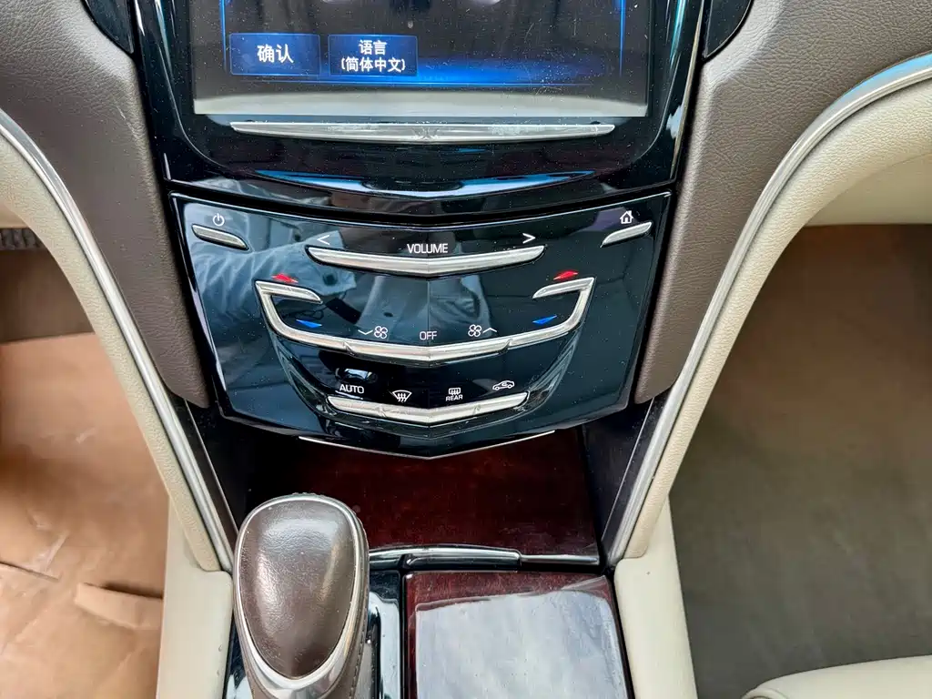 Cadillac XTS 2015 — фото 12