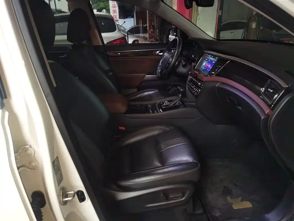GAC Motor Trumpchi GS8 2019 — фото 25