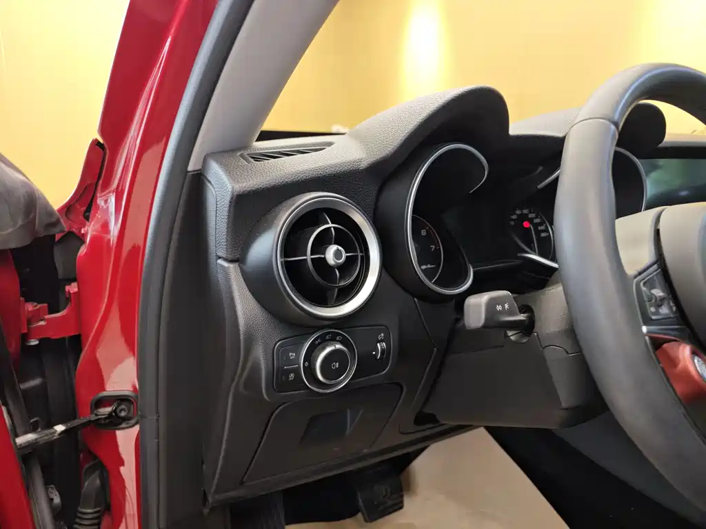 Alfa Romeo Stelvio 2019 — фото 11