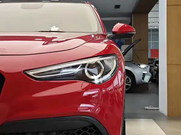 Alfa Romeo Stelvio 2017