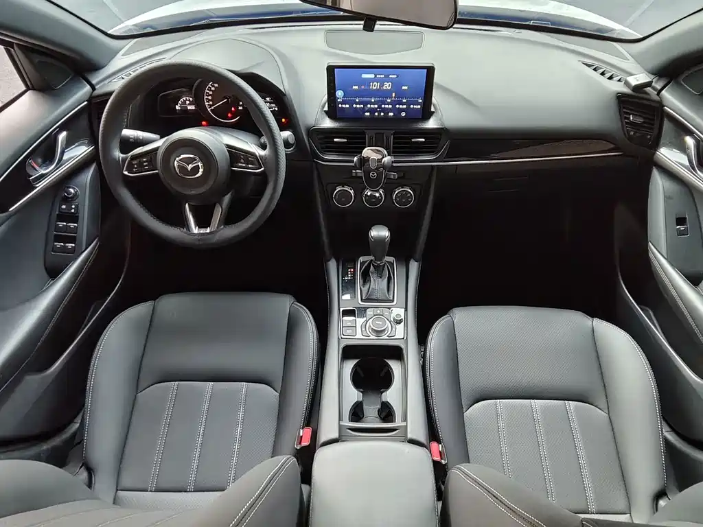 Mazda CX-4 2023 — фото 17