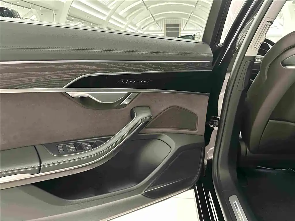 Audi A8 2026 — фото 23
