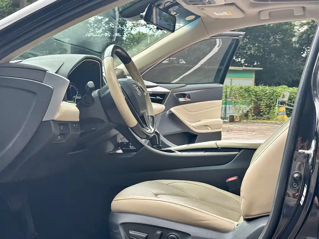 Toyota Avalon 2019 — фото 10