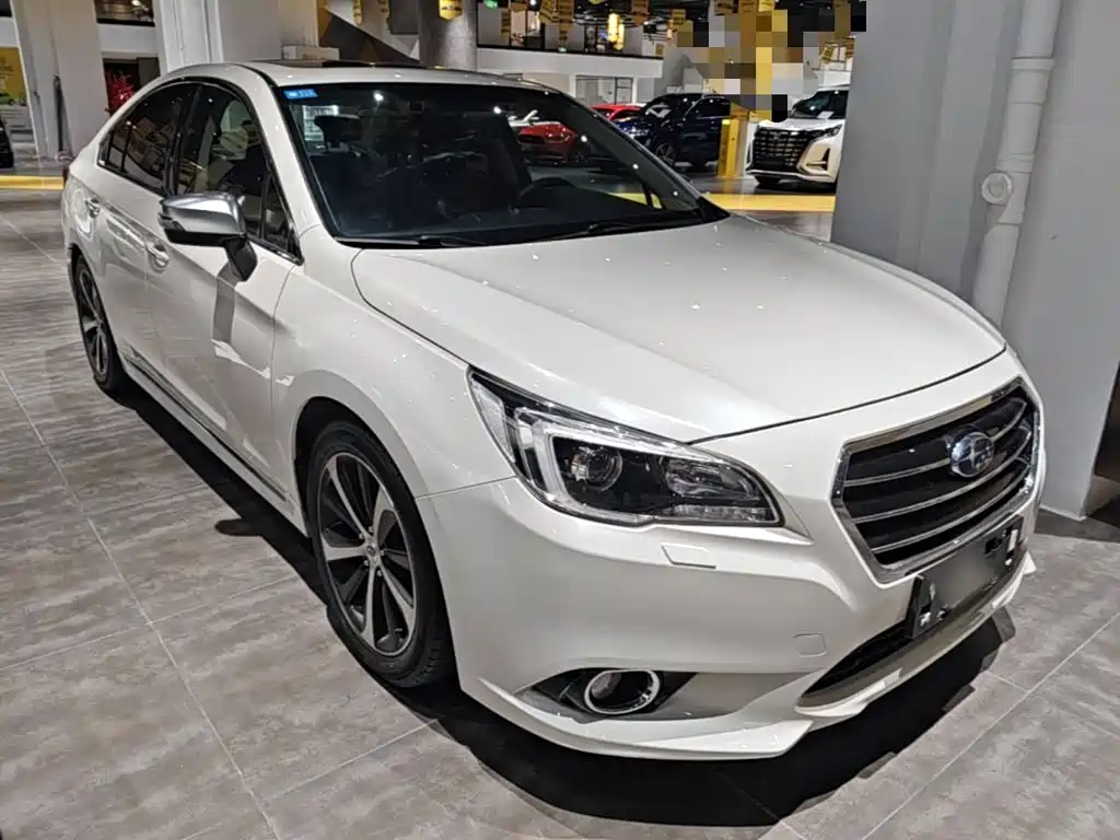 Subaru Legacy 2018 — фото 4