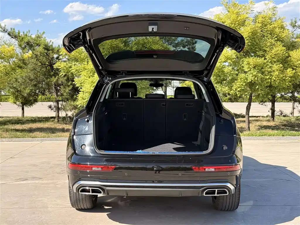 Audi Q5L 2023 — фото 24