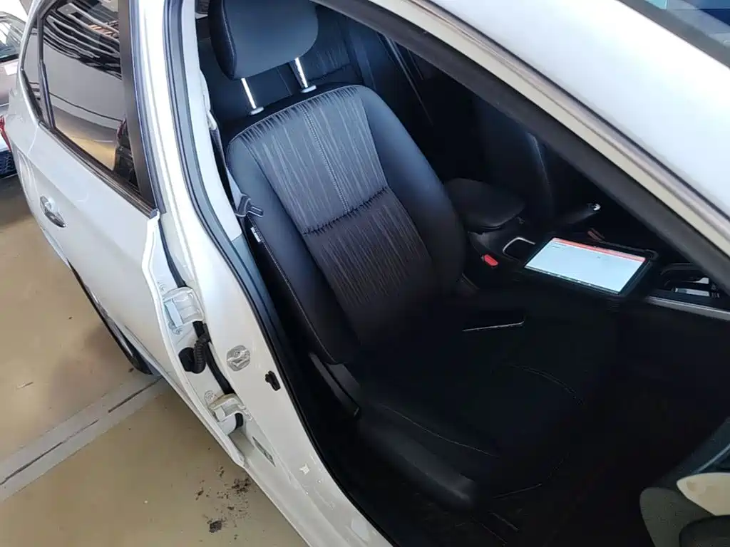 Nissan Sylphy 2023 — фото 25