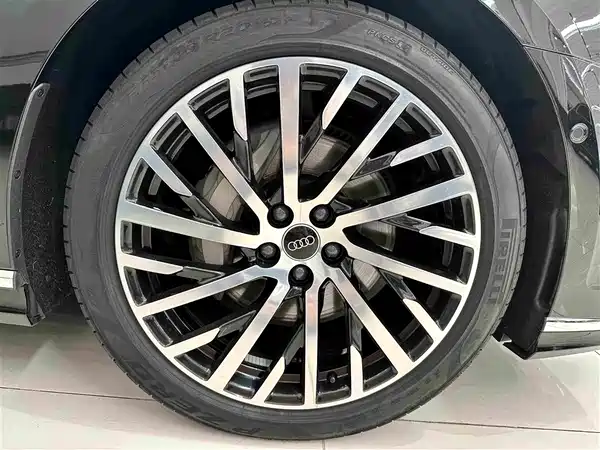 Audi A8 2025