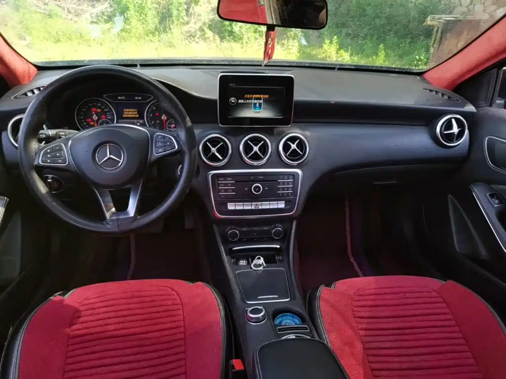 Mercedes-Benz A-Class 2016 — фото 10