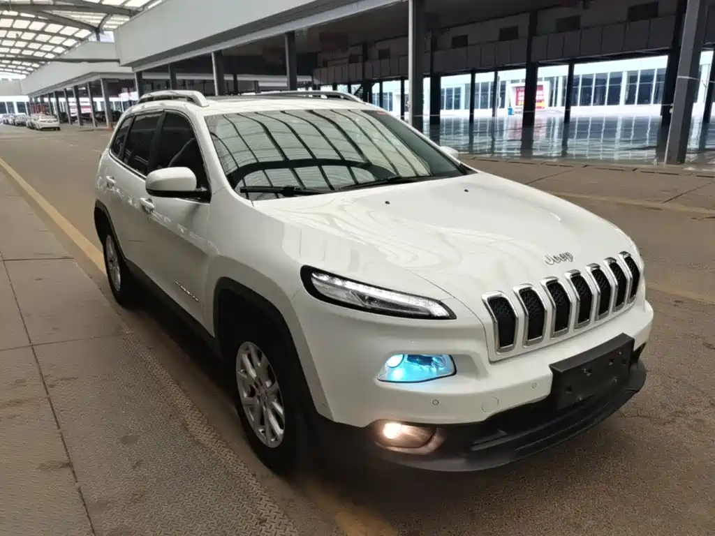 Jeep Cherokee 2017 — фото 4