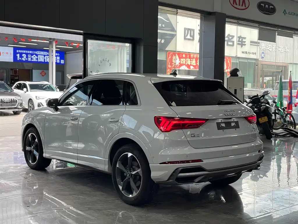Audi Q3 2022 — фото 14
