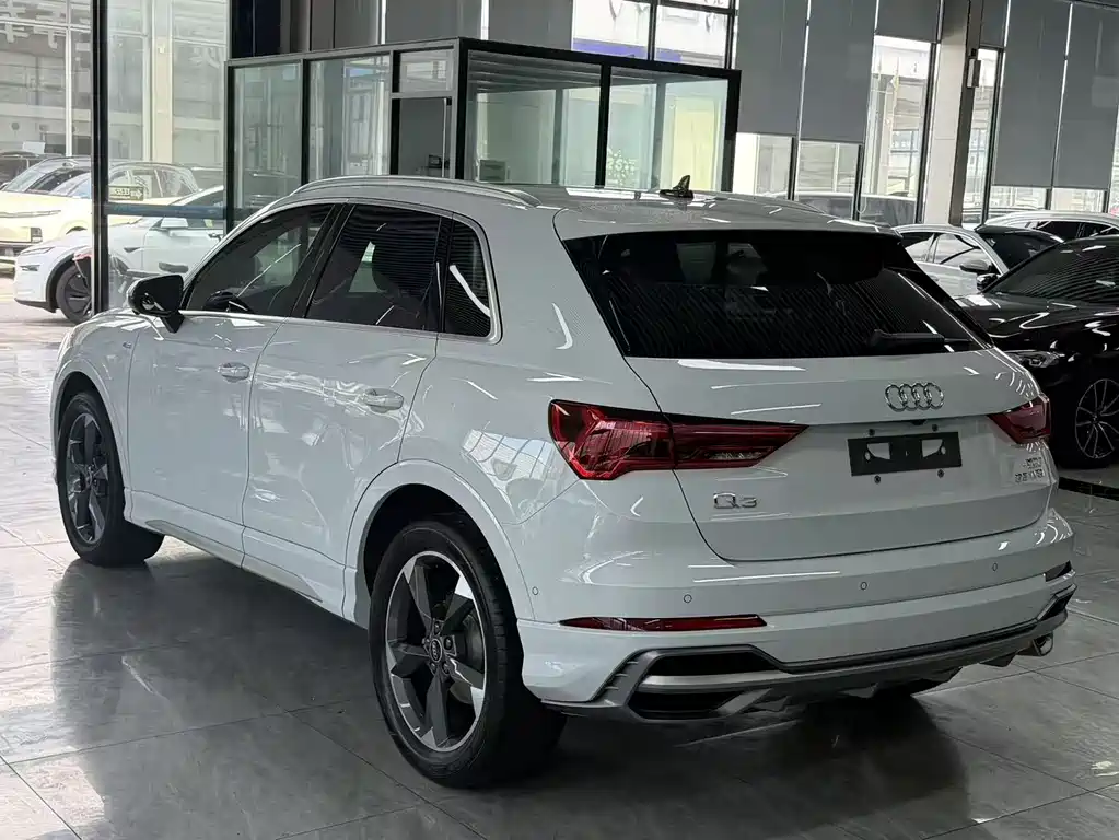 Audi Q3 2022 — фото 10