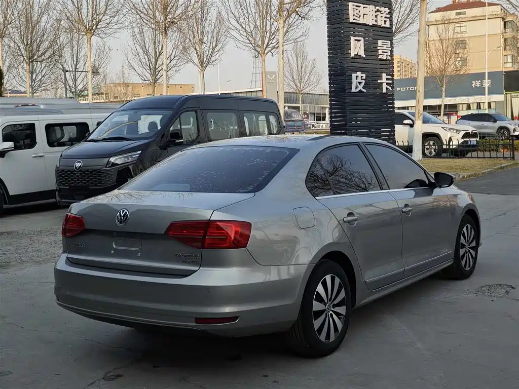 Volkswagen Sagitar 2018