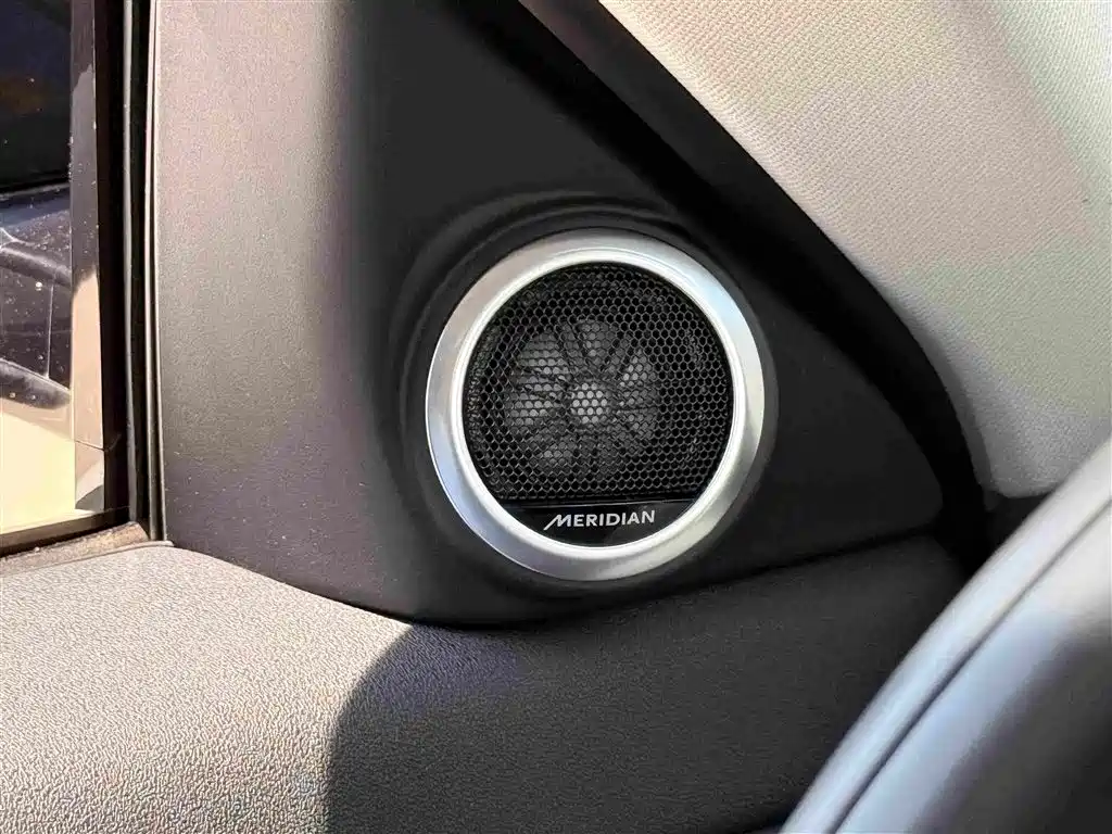 Land Rover Evoque 2024 — фото 15