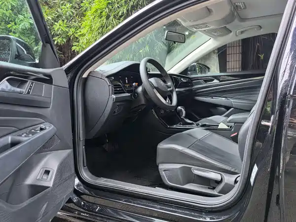 Volkswagen Passat 2025