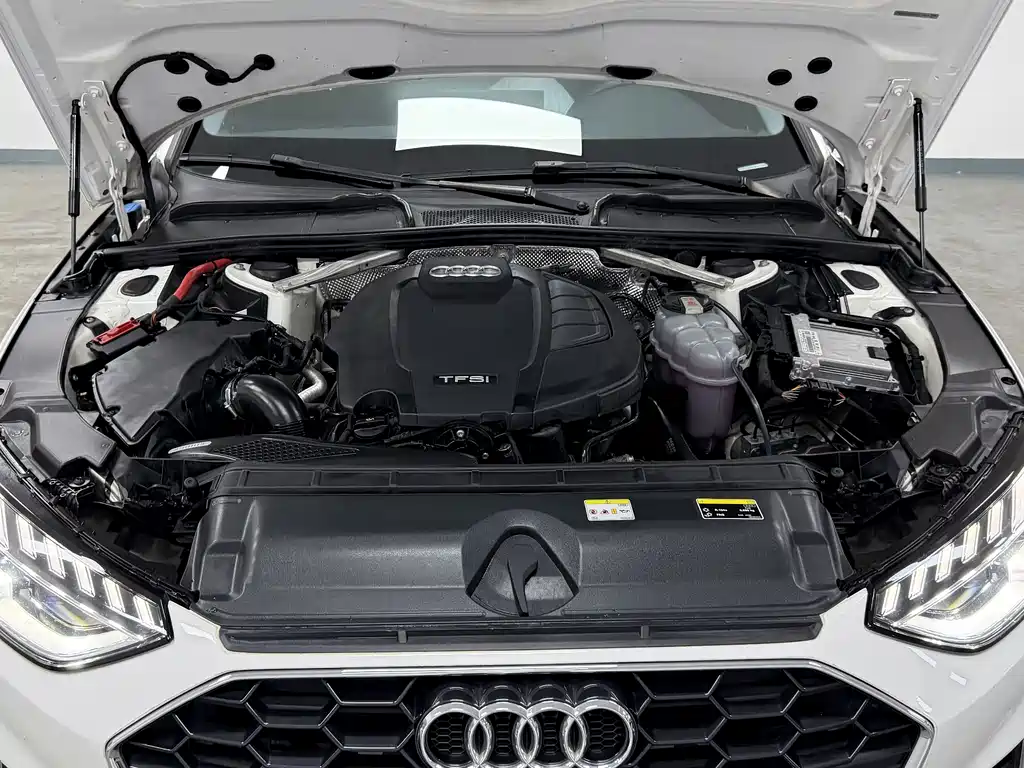 Audi A4L 2021 — фото 13