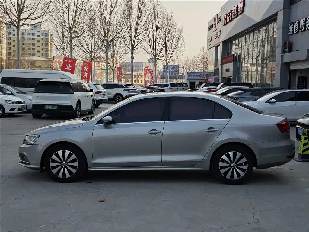 Volkswagen Sagitar 2018