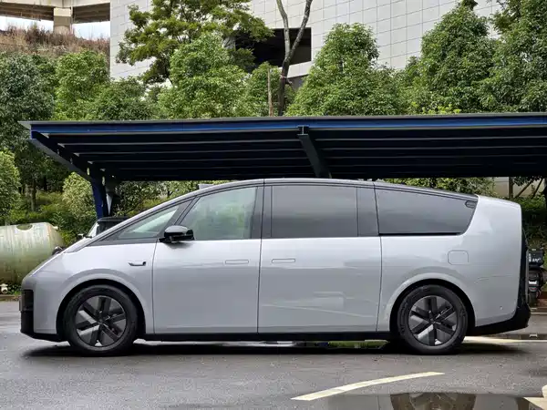 Li Auto MEGA 2024