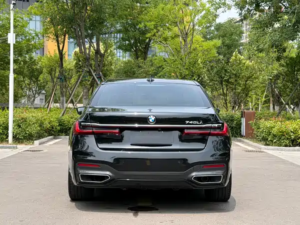 BMW 7 Series 2021