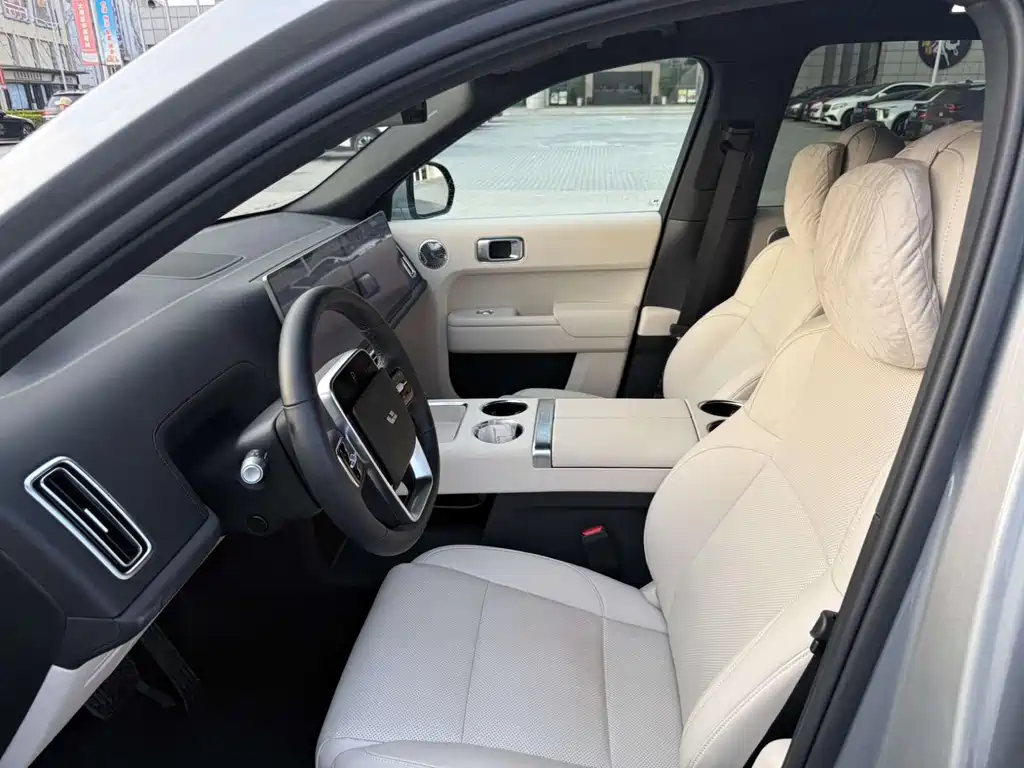 Li Auto Li L8 2025