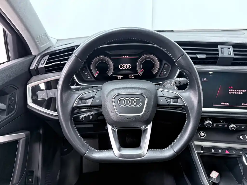 Audi Q3 2022 — фото 12