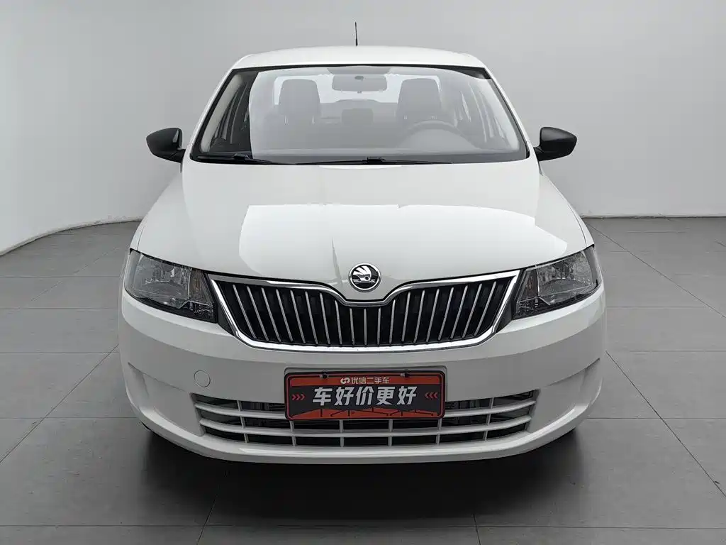 Skoda Rapid 2015 — фото 3
