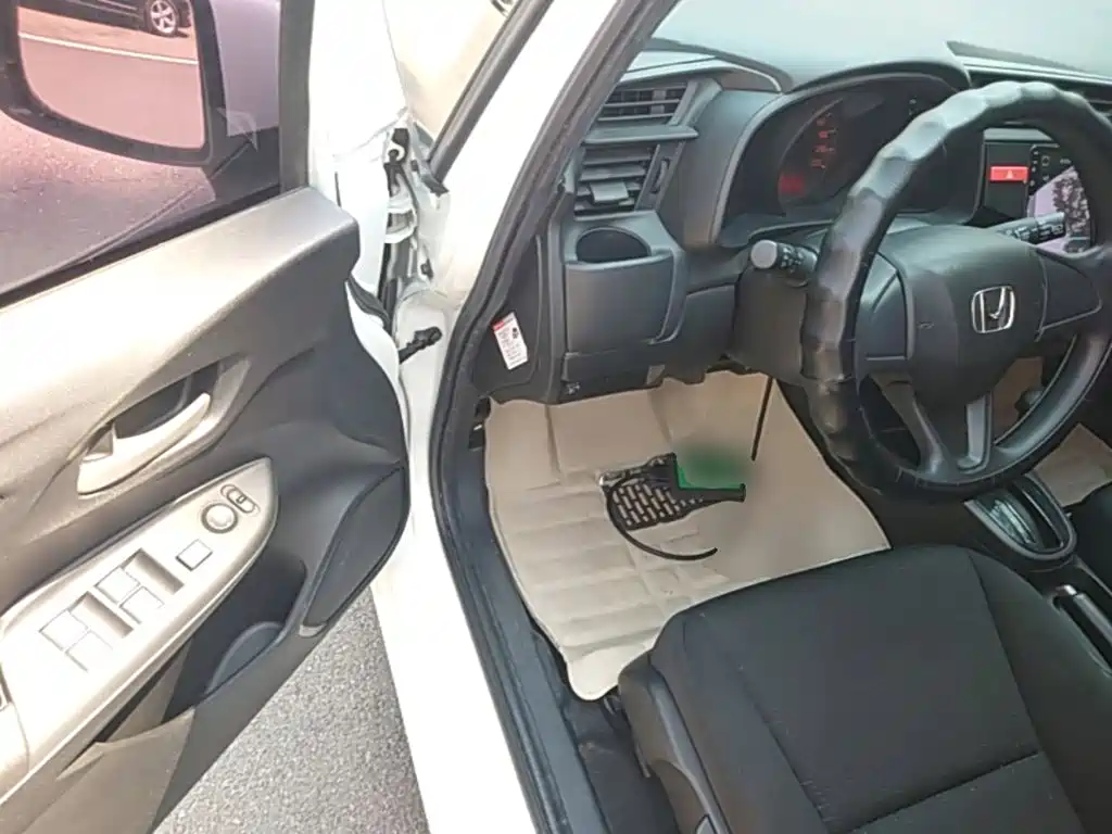 Honda Fit 2016 — фото 16