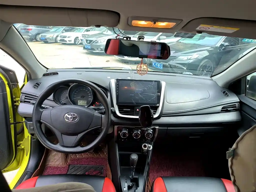 Toyota Yaris L 2018 — фото 10
