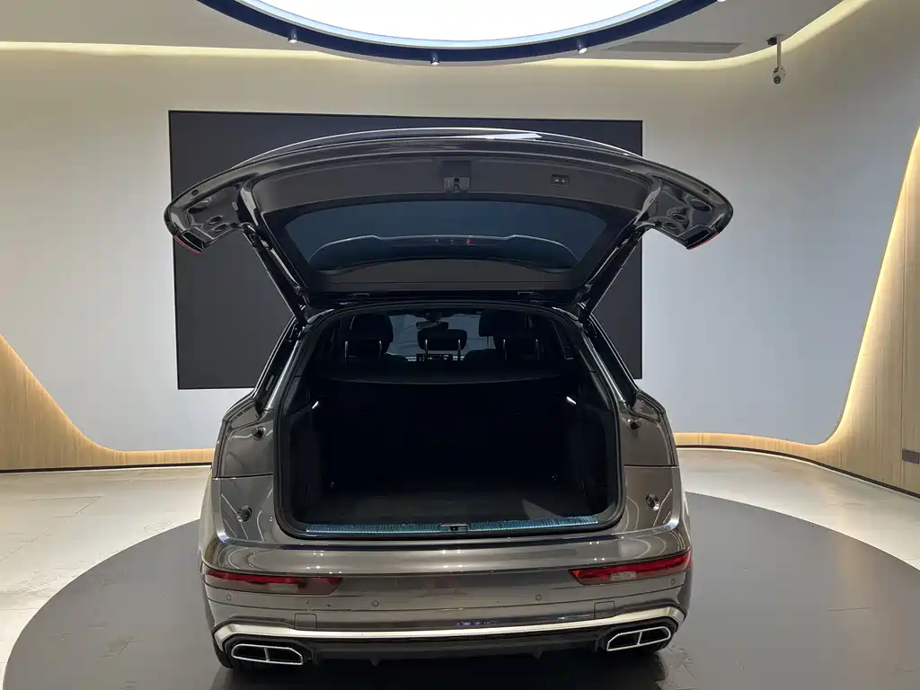 Audi Q5L 2022 — фото 15