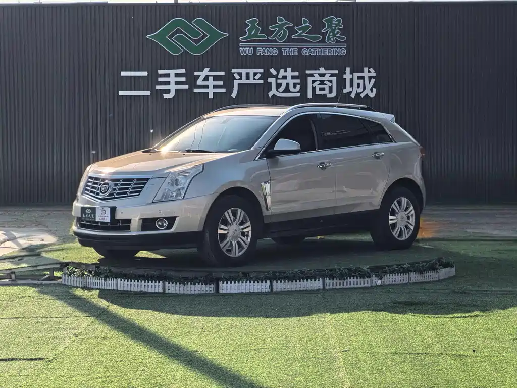 Cadillac SRX 2013 — фото 1
