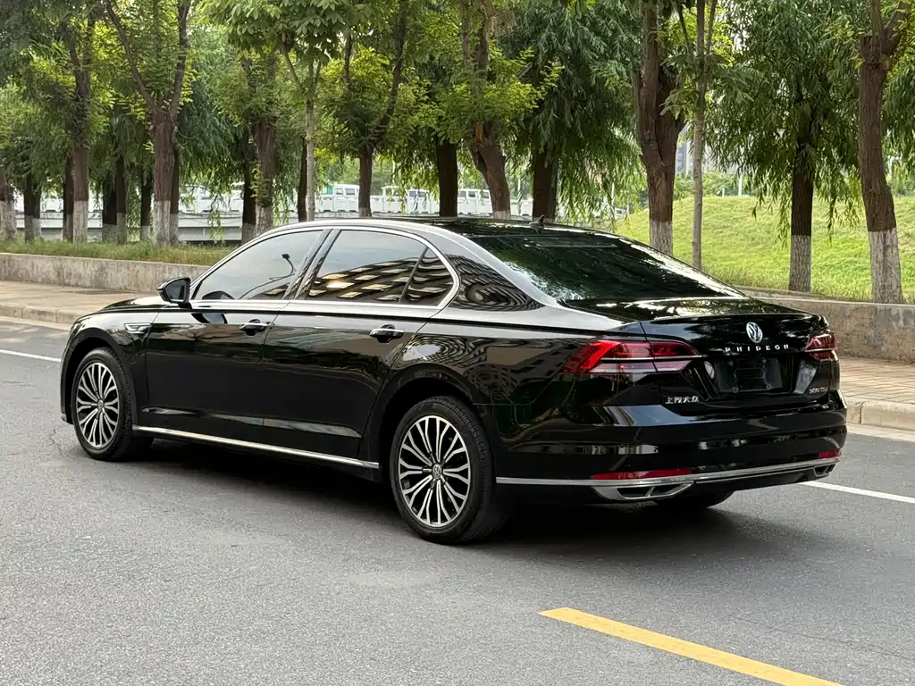 Volkswagen Phideon 2017 — фото 9