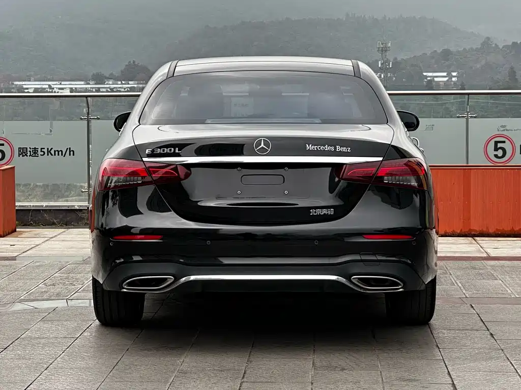 Mercedes-Benz E-Class 2021 — фото 11