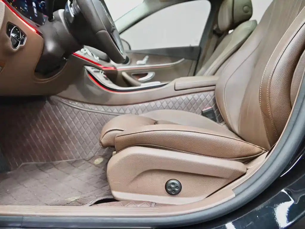 Mercedes-Benz E-Class 2023 — фото 28