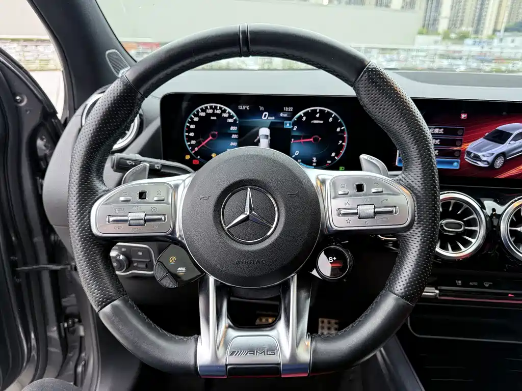 Mercedes-Benz GLA AMG 2021 — фото 5
