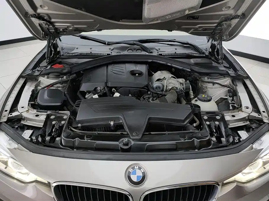 BMW 3 Series 2016 — фото 10