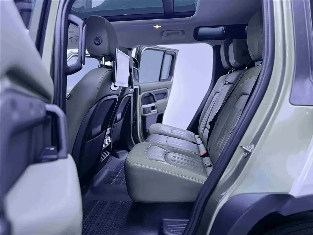 Land Rover Defender 2020 — фото 15