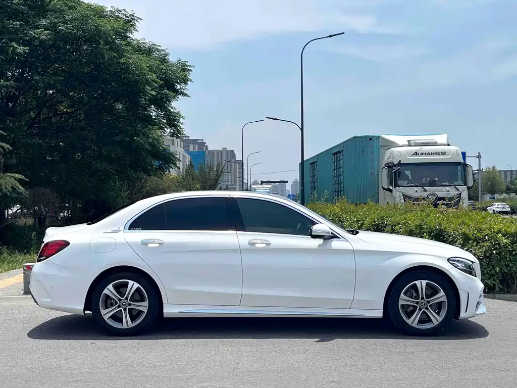 Mercedes-Benz C-Class 2019